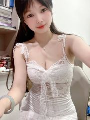 长相甜美的大熊妹婉儿