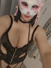 大奶子翘臀健身小姐姐